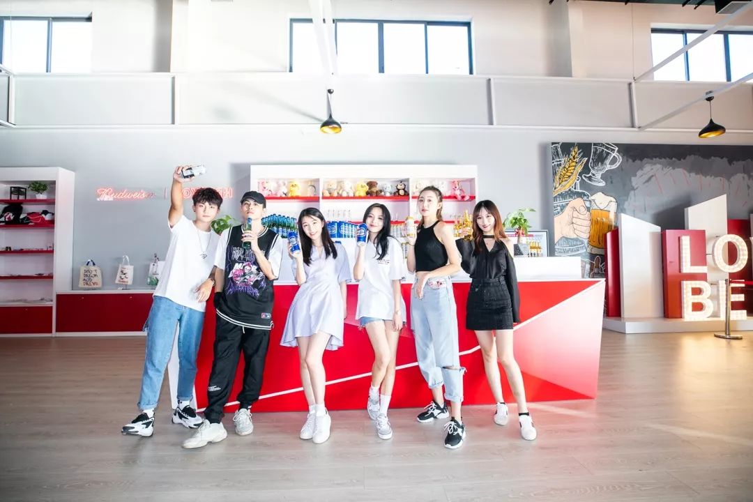 報告:我想去百威中國那個啤酒展覽館打卡品美酒佳肴|國潮范這么閃 - 第4張 - 會展活動策劃CCASY.COM 報告:我想去百威中國那個啤酒展覽館打卡品美酒佳肴|國潮范這么閃 - 第4張