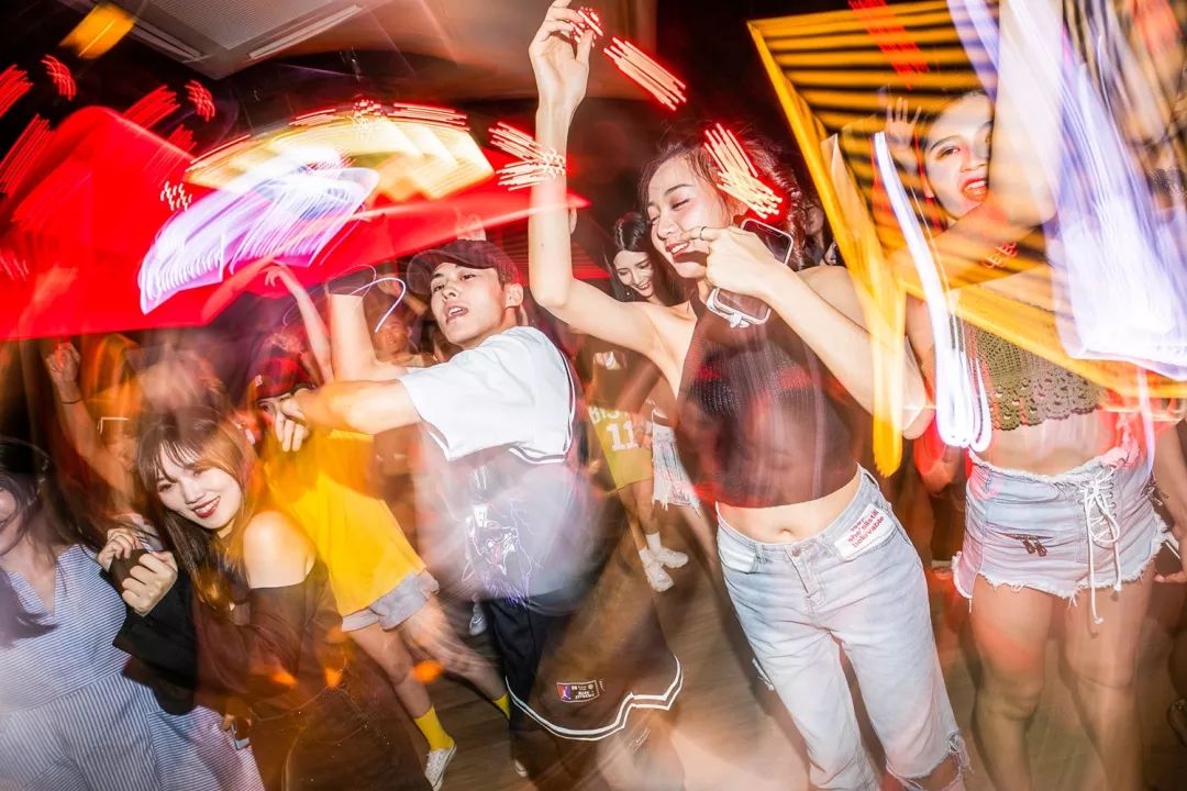 報告:我想去百威中國那個啤酒展覽館打卡品美酒佳肴|國潮范這么閃 - 第21張 - 會展活動策劃CCASY.COM 報告:我想去百威中國那個啤酒展覽館打卡品美酒佳肴|國潮范這么閃 - 第21張