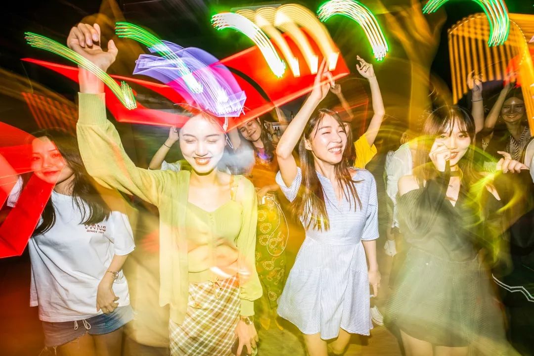 報告:我想去百威中國那個啤酒展覽館打卡品美酒佳肴|國潮范這么閃 - 第23張 - 會展活動策劃CCASY.COM 報告:我想去百威中國那個啤酒展覽館打卡品美酒佳肴|國潮范這么閃 - 第23張