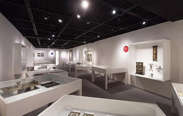 銀座的藝術(shù)畫廊上演的這些會(huì)展活動(dòng)真的極具特色 - 第28張 - 會(huì)展活動(dòng)策劃CCASY.COM 銀座的藝術(shù)畫廊上演的這些會(huì)展活動(dòng)真的極具特色 - 第28張