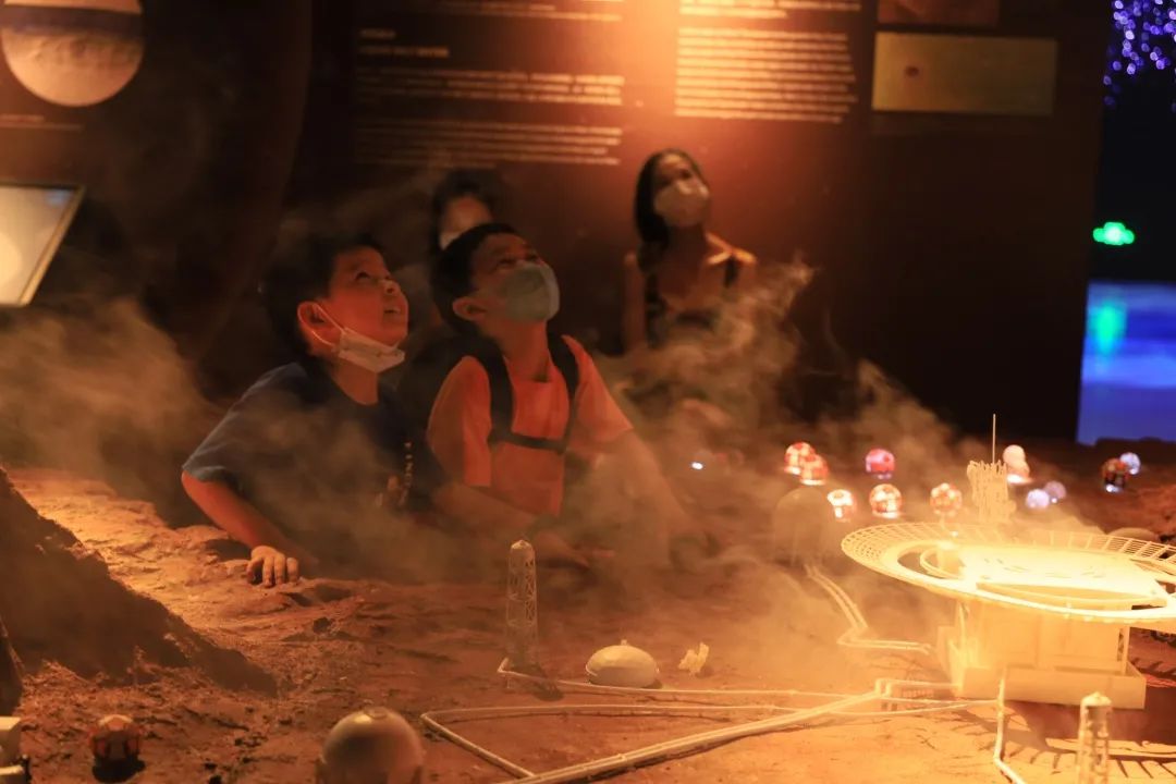 火星2035沉浸式科學(xué)藝術(shù)展覽活動(dòng)策劃科幻成分太足了 - 第29張 - 會(huì)展活動(dòng)策劃CCASY.COM 火星2035沉浸式科學(xué)藝術(shù)展覽活動(dòng)策劃科幻成分太足了 - 第29張
