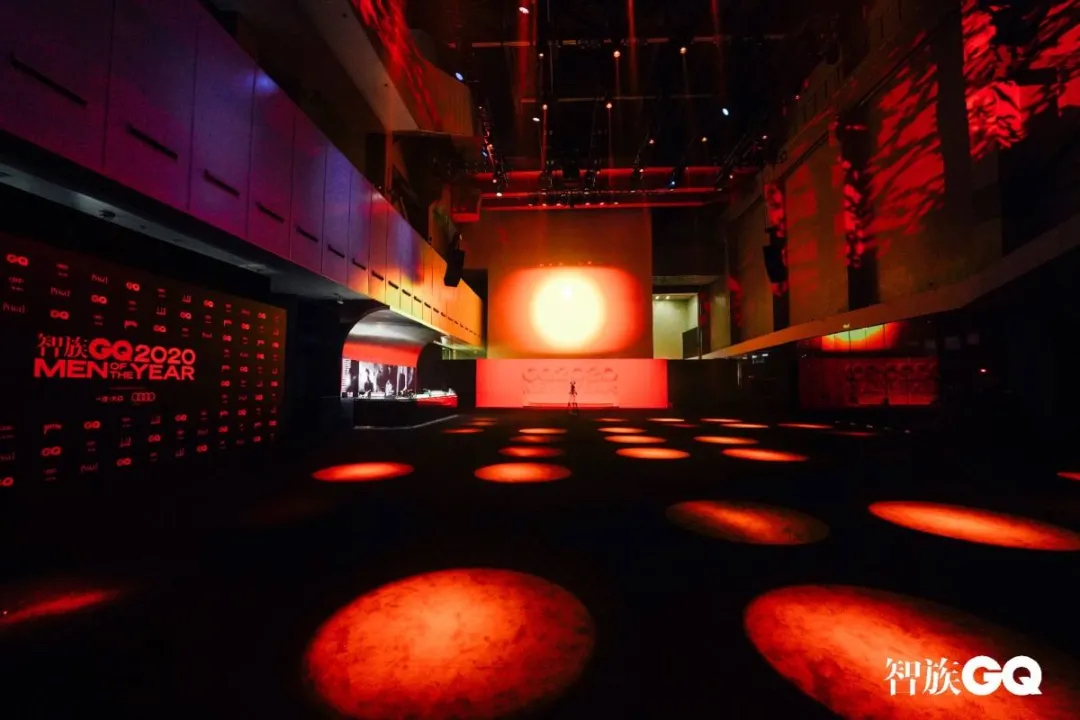 GQ年度人物盛典活動(dòng)策劃把樓梯打造成國內(nèi)首個(gè)紅毯LIVE SHOW - 第15張 - 會(huì)展活動(dòng)策劃CCASY.COM GQ年度人物盛典活動(dòng)策劃把樓梯打造成國內(nèi)首個(gè)紅毯LIVE SHOW - 第15張