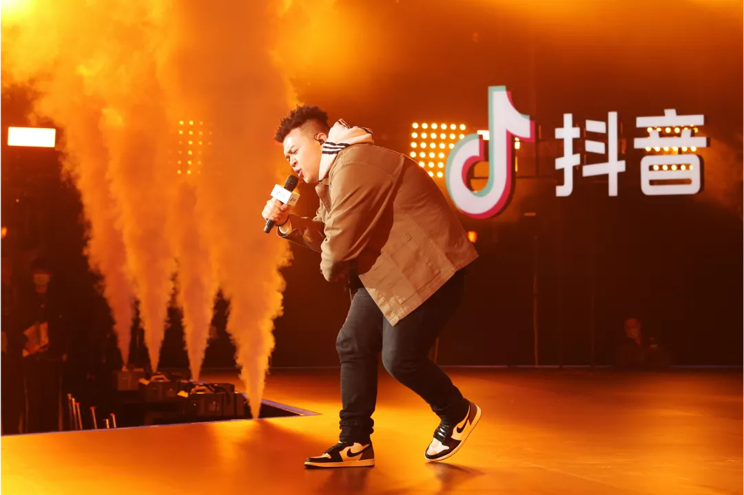高調(diào)少年-抖音大學(xué)生音樂賽事活動策劃決賽夜為高調(diào)青春正名 - 第22張 - 會展活動策劃CCASY.COM 高調(diào)少年-抖音大學(xué)生音樂賽事活動策劃決賽夜為高調(diào)青春正名 - 第22張